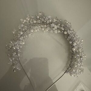 Elegant Silver and Pearl Women's Headband